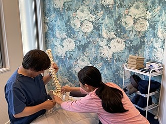 痛くない最先端徒手療法 ライラックローズ健康整体院 整体スクール授業画像